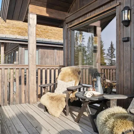Large Family At With In-ski Out Vakantiehuis *